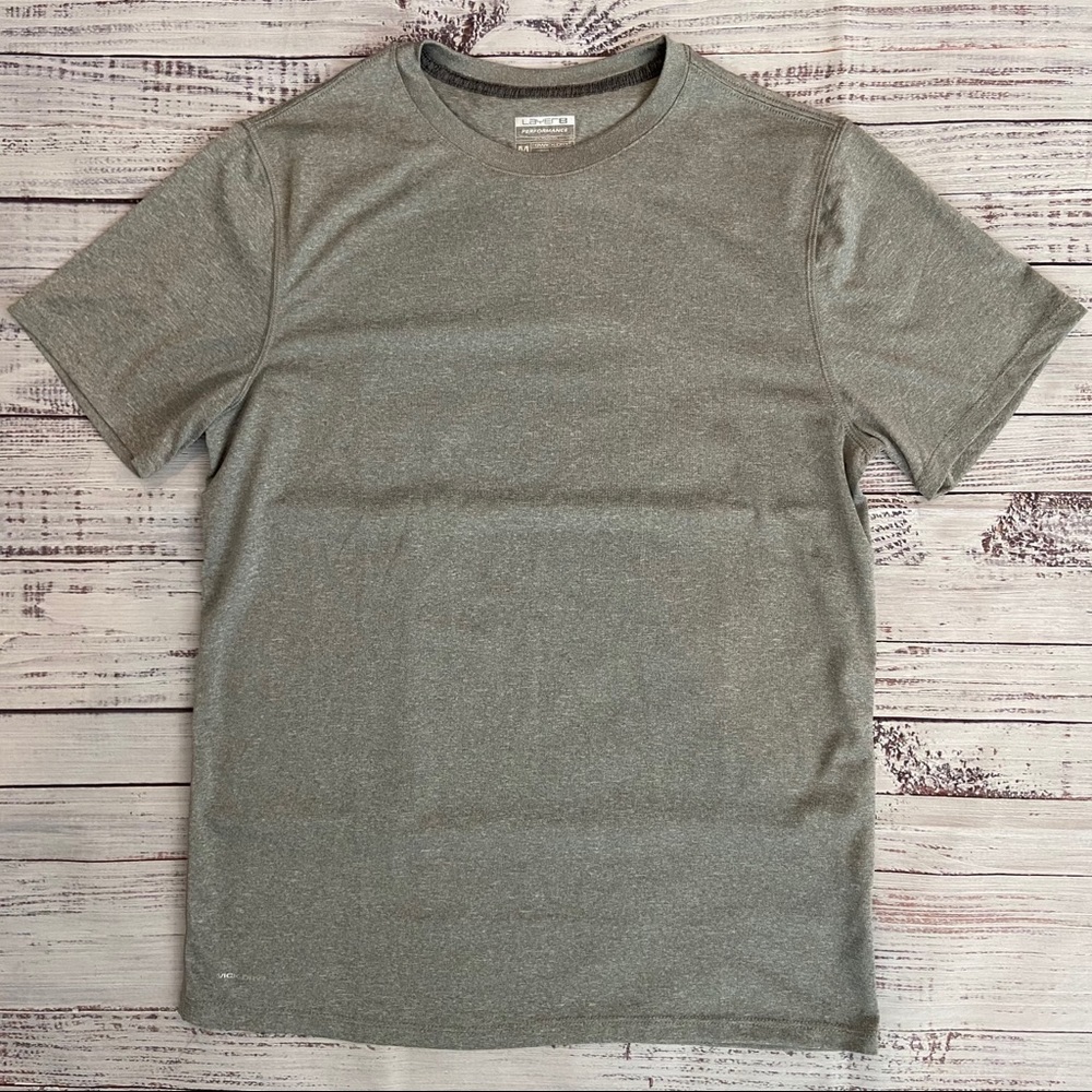 Layer 8 Performance Qwick-Dry Gray Tee Shirt. Size Medium.